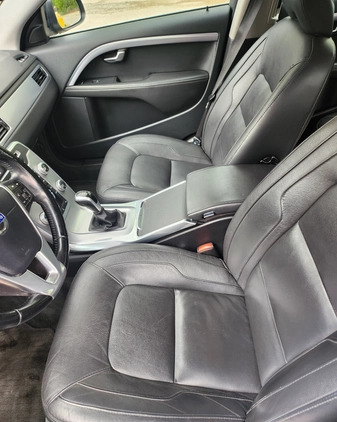 Volvo V70 cena 44900 przebieg: 207000, rok produkcji 2014 z Gdynia małe 106